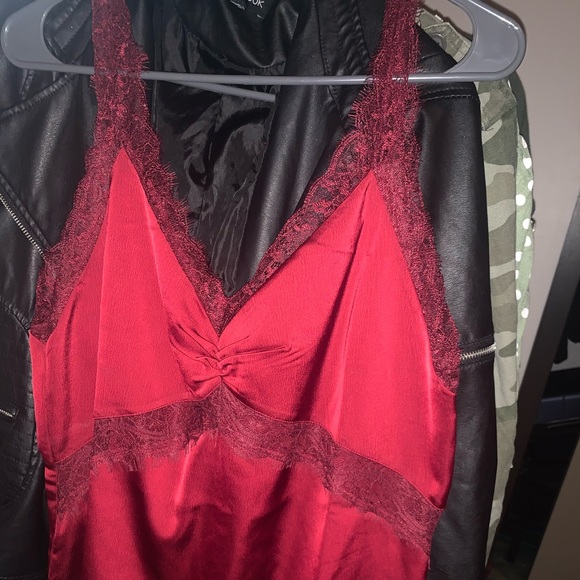 Forever 21 lace tank sooo cute!! Size large - Picture 1 of 2